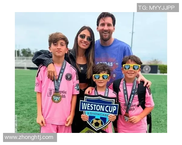 法国足球天才少女继承父亲足球基因挑战顶级赛场