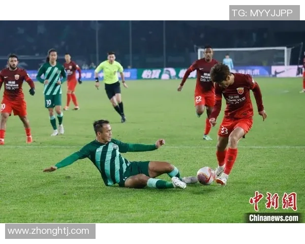 球星大号足球热潮引领全球运动时尚，聚焦体育品牌与球迷文化的完美结合