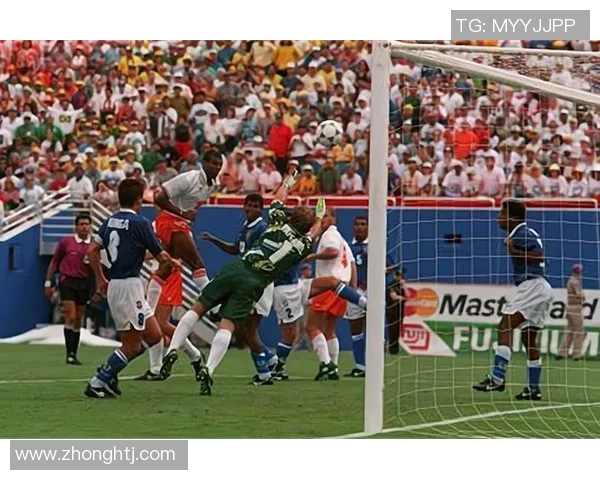 足球卡片的奇迹瞬间：精彩剪辑呈现球星们的非凡时刻